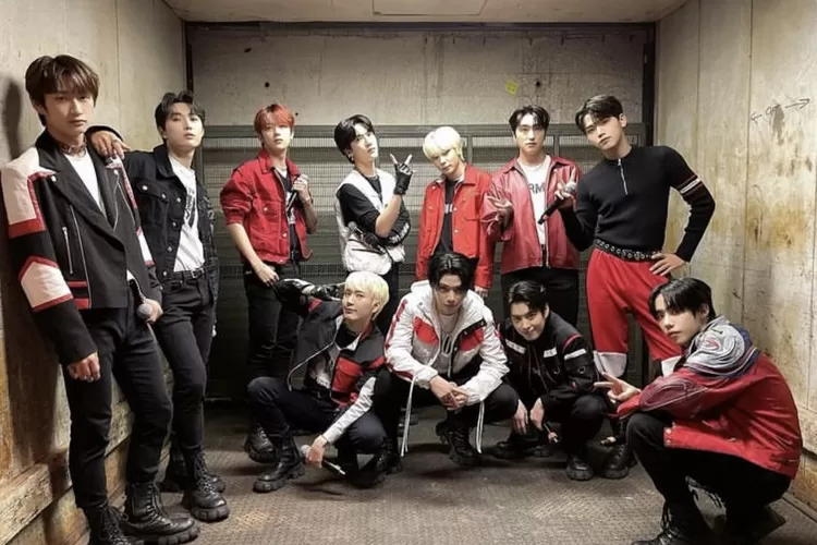 Muncul Kontrovesi CEO Agensi Menggunakan Kekuasan Usai Kabar Kekerasan yang Dialami Anggota Omega X (Gorajuara.com/dok: Instagram @omegax_official)