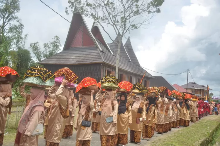 Festival makan bajamba menuju wisata halal di Nagari Padang Laweh (Istimewa)