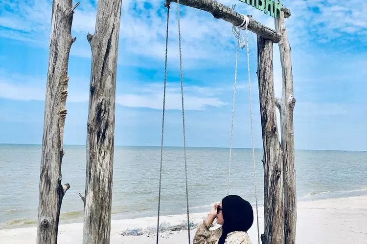 Pantai Cemara Kembar, Destinasi Wisata Alam Paling Hits Di Serdang Bedagai (Instagram /@desnirwana_)
