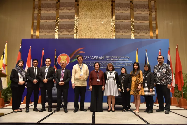 Pertemuan Pejabat Tingkat Senior Bidang Ketenagakerjaan ASEAN (Senior Labour Officials Meeting / SLOM)