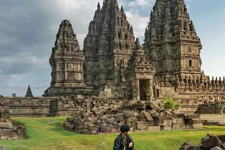 Potret destinasi wisata Candi Prambanan di Jogja (Instagram @jogja_today)