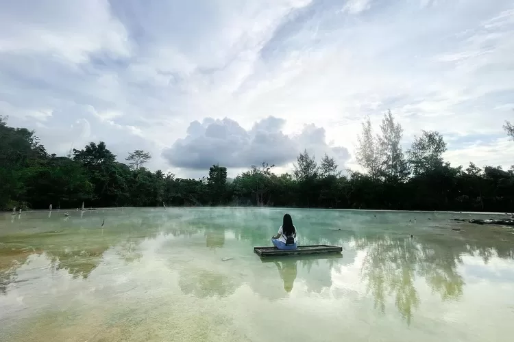 Mari kunjungi wisata Air Panas Wawolesea yang ada di Kendari, Sulawesi Tenggara (Instagram @felitairenes)