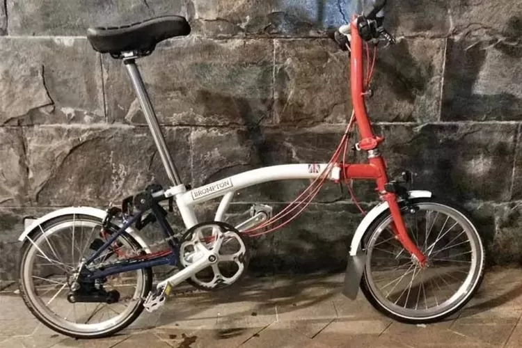 Ilustrasi sepena merek Brompton. KPK dalam waktu dekat akan melelang barang hasil rampasan berupa empat unit sepeda lipat merek Brompton. (blibli.com)