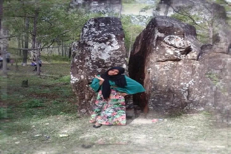 Wujud Batu Belah Batu Bertangkup, Situs Legenda Gayo di Aceh Tengah (Akun Instagram @richa.ruhdini)
