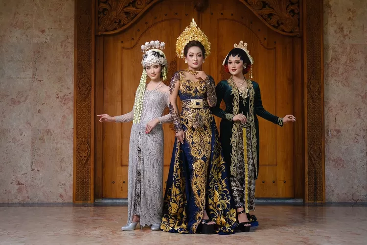 Wajib Tahu! Ini Jenis-Jenis Kebaya Di Indonesia, Nomor 2 Perpaduan ...