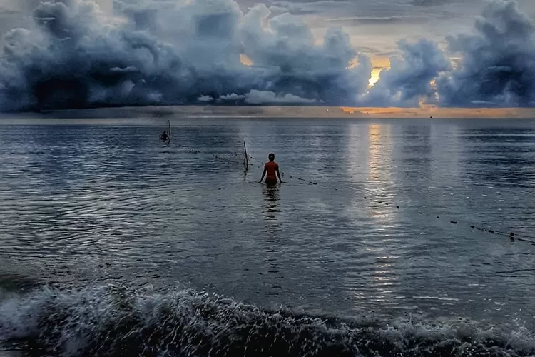 Salah satu destinasi wisata alam di Kepulauan Mentawai, Pantai Pokai (Instagram @ayglie)