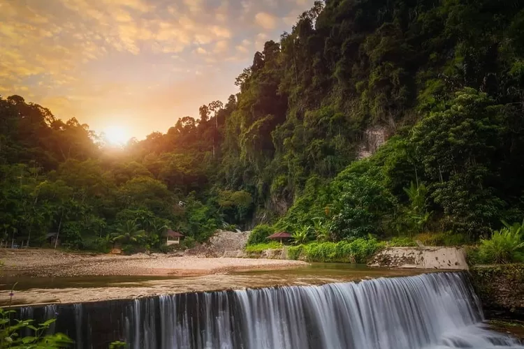 Air Terjun Timbulun, destinasi wisata alam di Dharmasraya Sumatera Barat (Instagram @ayokepessel)