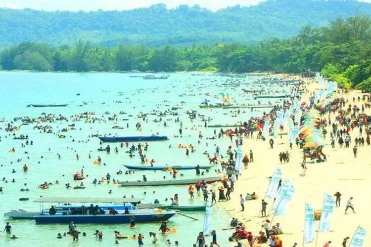 Panorama wisata Pantai Taipa yang ada di Kendari, Sulawesi Tenggara ( instagram @ eddi_49)