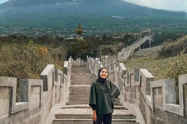 Janjang Sajuta, destinasi wisata yang ada di Sumatera Barat menyuguhkan suasana seperti berada di luar negeri   (Akun Instagram @minang_raun)