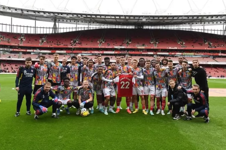 Dukungan dari Arsenal untuk Pablo Mari  (Twitter @Arsenal)