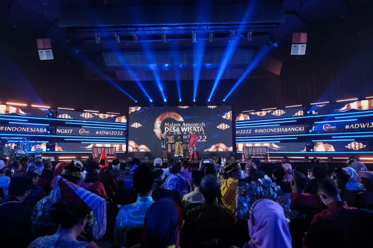 Kemenparekraf/Baparekraf menggelar Malam Anugerah Desa Wisata Indonesia (ADWI) 2022 (setkab.go.id)