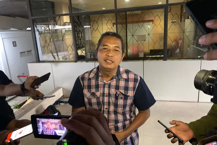 Pengacara Iwan Budi Paulus, Yunantyo Adi Setiawan saat memaparkan perkembangan terbaru penyidikan kasus kliennya. (Ayosemarang.com/ Audrian Firhannusa)