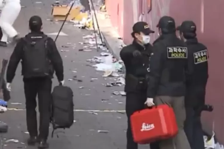 Terungkap! Laporan 112 Tragedi Itaewon Sudah Masuk 80 Menit Sebelum Terjadi Kecelakaan (Gorajuara.com/dok: Tangkapan Layar YouTube SBS News )