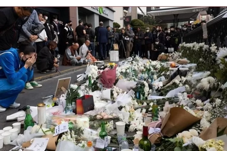 Puluhan Laporan Dibuat Sebelum Tragedi Itaewon, Nitizen Korea Menyalahkan Polisi karena Kurang Respon (Dok. allkpop.com)