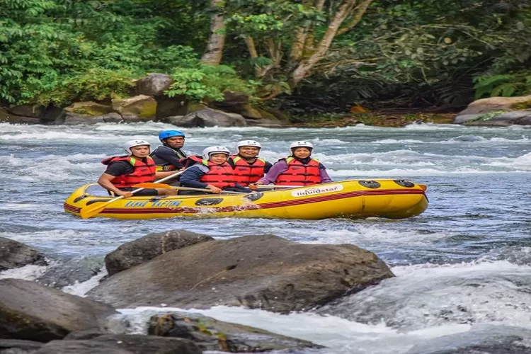 Potret Keseruan Wisata Arung Jeram di Sungai Selabung Sumatera Selatan Mulai 125 Ribuan Wajib Dicoba Oleh Wisatawan (www.instagram.com/@ranau_rafting_adventure)