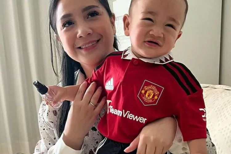 Nagita Slavina dan Cipung (Tangkap Layar Instagram)