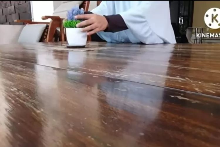 Hobi membereskan rumah agar rumah senantiasa bersih dan rapi  (YouTube Zulaikha Pratiwy)