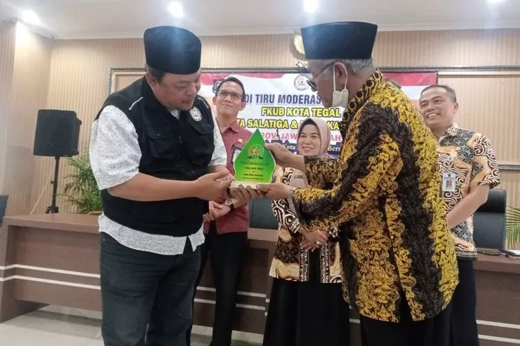 FKUB Kota Tegal saat belajar toleransi di Salatiga dan diterima Ketua FKUB Salatiga, KH Nur Rofiq.  (Dok. Prokompim Salatiga)