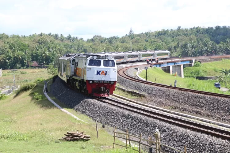 Ilustrasi Kereta Api, Cek Syarat Perjalanan Gunakan Kereta Api. (KAI DAOP 6)