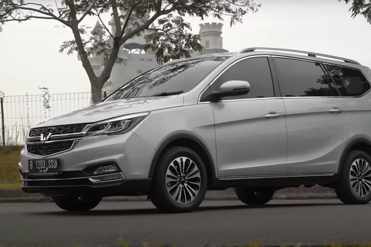 Mobil listrik Wuling terbaru yakni Wuling Almaz Hybrid hadir menemani Wuling Air Ev dan Almaz RS yang dibekali berbagai fitur canggih dan keren.  ((istimewa))