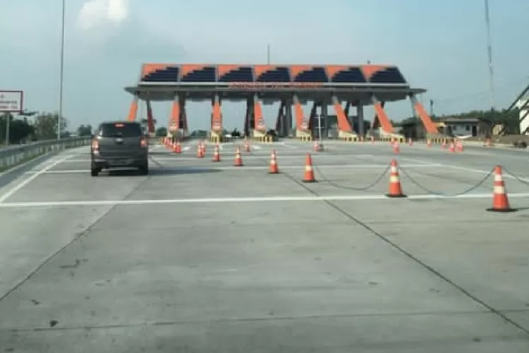 Tol Jombang-Mojokerto, Jawa Timur yang menyimpan banyak misteri dan kisah mistis. (Instagram.com/@sasmitaedo)