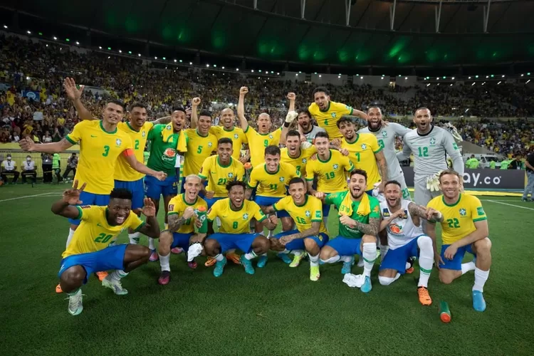 Timnas Brasil jadi salah satu kandidat juara Piala Dunia 2022 Qatar versi bursa taruhan Inggris. (Twitter @tharanadhan)