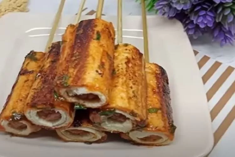 Roti Gulung Sosis Ide Jualan Jajanan Kekinian Cuma 2 Bahan, Modal Gak Sampai 20 Ribu, Untung Berlipat