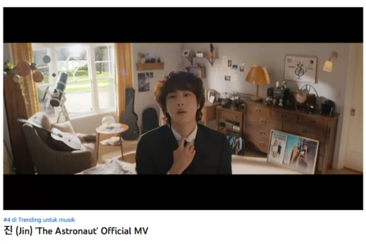 Lirik lagu Jin BTS 'The Astronaut' yang sedang Trending di YouTube (YouTube HYBE LABELS)