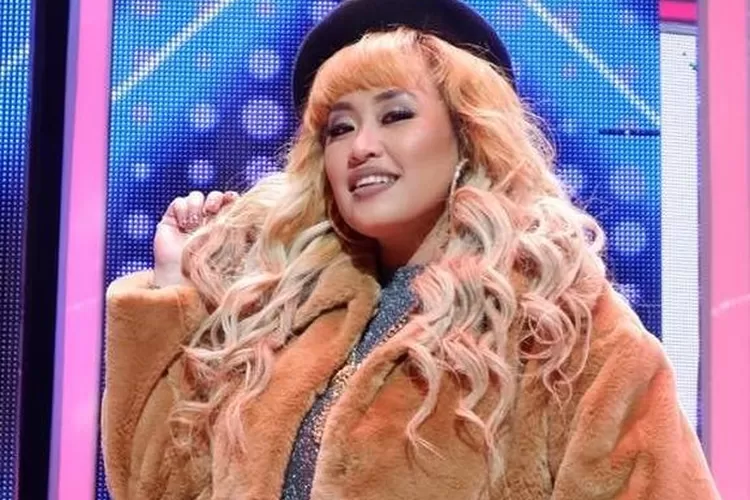 pinkan mambo Masih mengaku menjadi penyebab putusnya Raffi Ahmad dan Yuni shara. Foto/Instagram (Foto/Instagram)