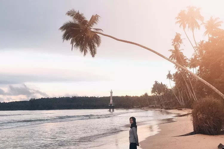 Pantai Lagundri, destinasi wisata viral di Medan (Instagram @adeadmk_)