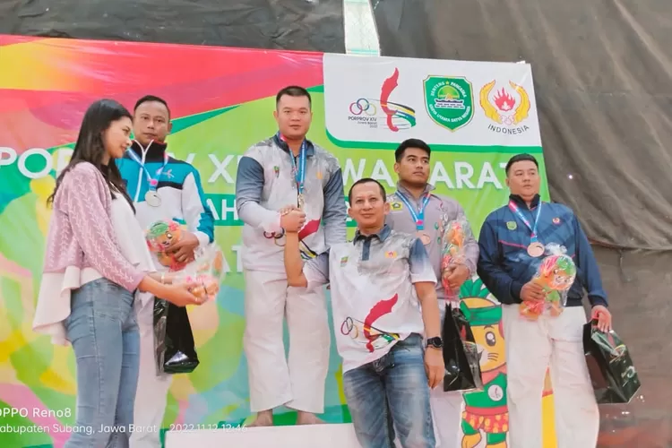 Cabor Kurash Kabupaten Bekasi menjadi Juara Umum di Porprov Jawa Barat 2022, Sabtu (12/11/2022). (FOTO: Humas KONI).