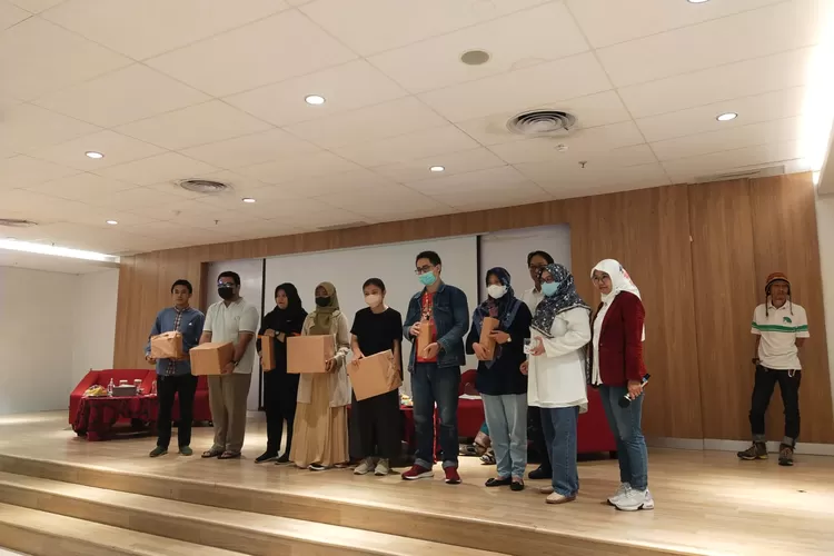 Para pemenang doorprize dalam acara Photography Talk dan Pengumuman Pemenang Lomba Fotografi 2022 IKA PMII DKI Jakarta (Klikanggaran/Ist.)
