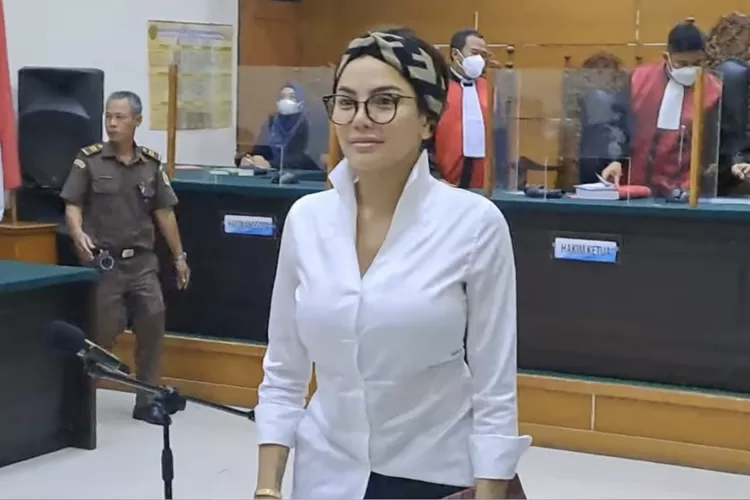 Nikita Mirzani Ungkap Dirinya Tidur di Atas Matras Bersama Tahanan Lain (Gorajuara.com/dok: Tangkapan Layar Intens Investigasi )