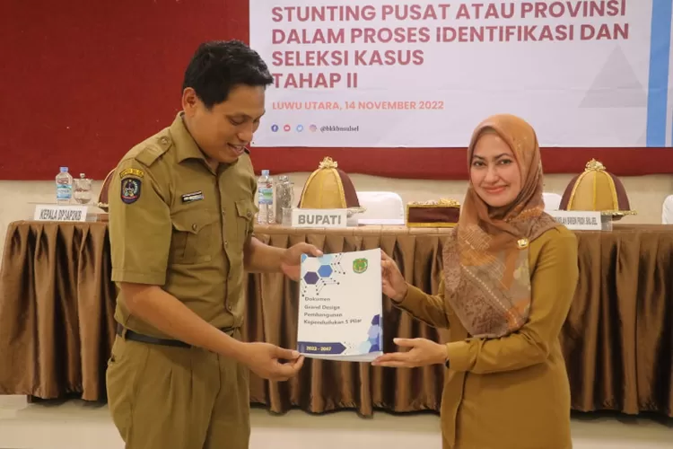 Dokumen Grand Design Pembangunan Kependudukan 2022 &ndash; 2047 Resmi Diserahkan ke Bupati Luwu Utara (Dok. LHR)