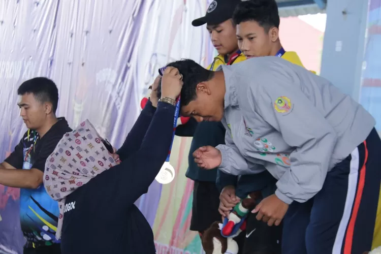 Cabor Selam Kolam  (Catatan Fakta)