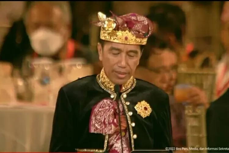 Presiden Jokowi memberikan sambutan pada acara jamuan makan malam delegasi KTT G20 Bali. (Tangkapan layar YouTube )