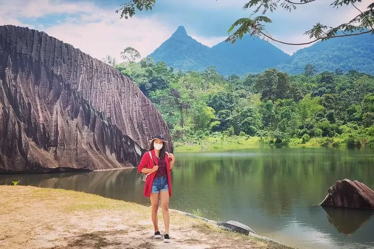 Rute menuju tempat wisata 'Taman Batu Belimbing' di Singkawang Kalimantan Barat (Instagram @petronilj)