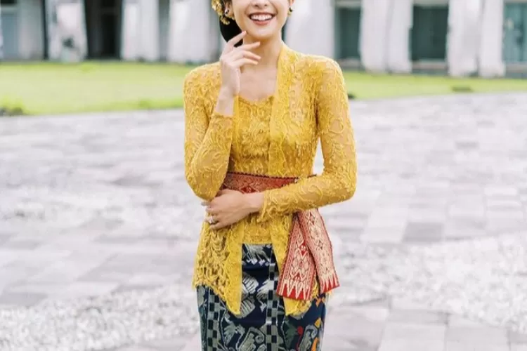 Maudy Ayunda kenakan kebaya Bali untuk rangkaian kegiatan G20 (Instagram @maudyayunda)