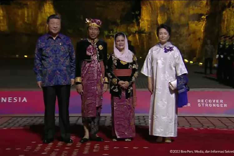 Penampilan Presiden Jokowi dan Iriana bersama tamu negara saat jamuan welcoming dinner di KTT G20 Bali  (Istimewa )