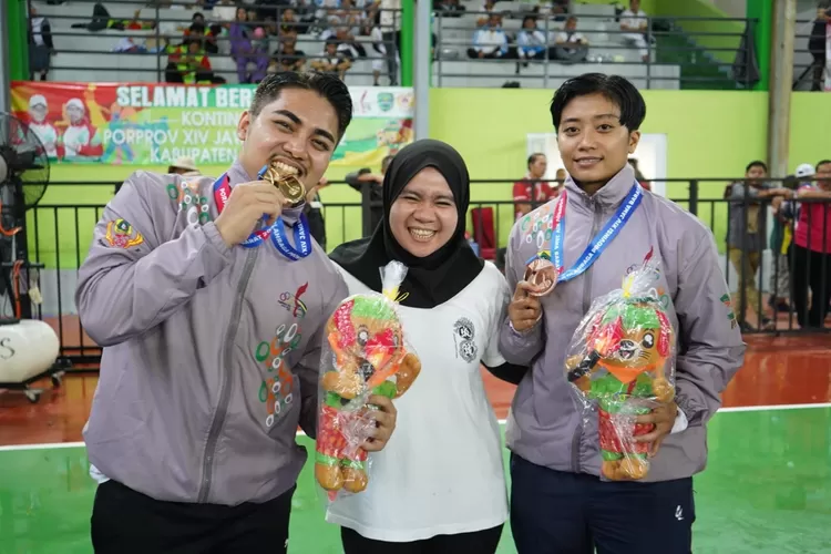 Atlet Karate (Catatan Fakta)