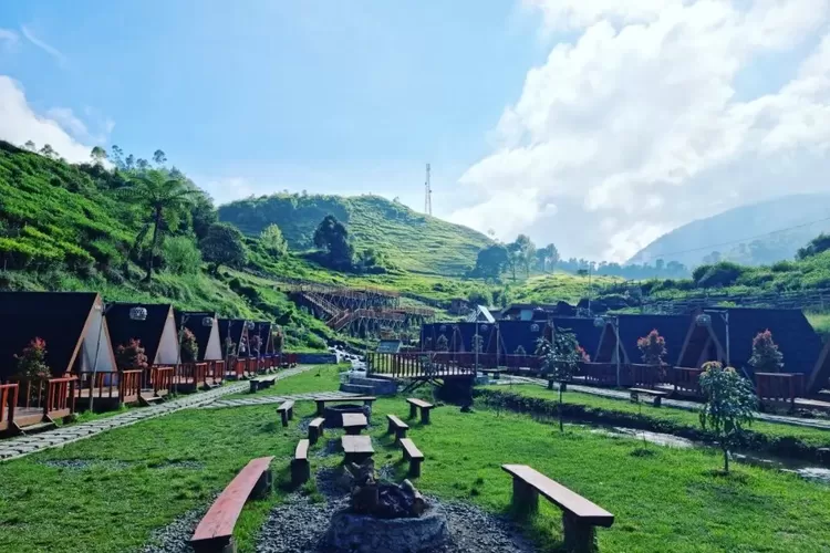 Jalan-jalan ke wisata Ecopark Curug Tilu Ciwidey, hidden gem terbaik di Bandung (Akun Instagram @its_me_reyndra)
