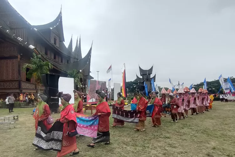 Festival Pesona Minangkabau di Tanah Datar.