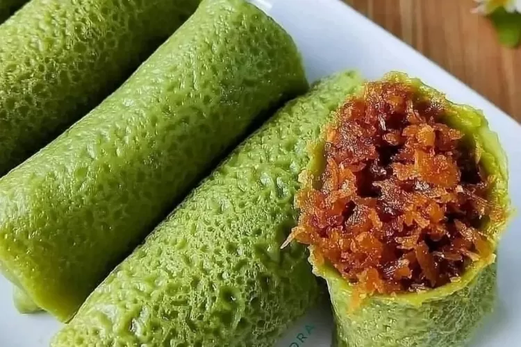 Resep Membuat Kue Dadar Gulung Hijau Rasanya Manis Dan Gurih Koran