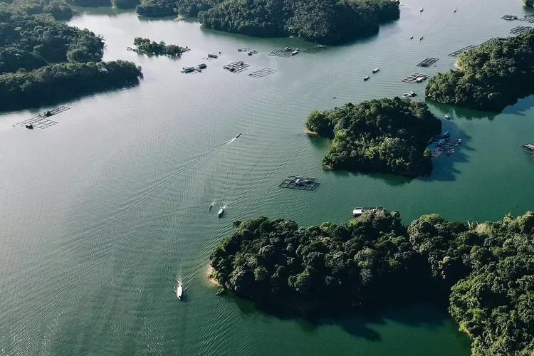 Wisata alam Bukit Matang Kaladan, disebut sebagai Raja Ampat nya Kalimantan Selatan (Instagram @dhilahdanu)