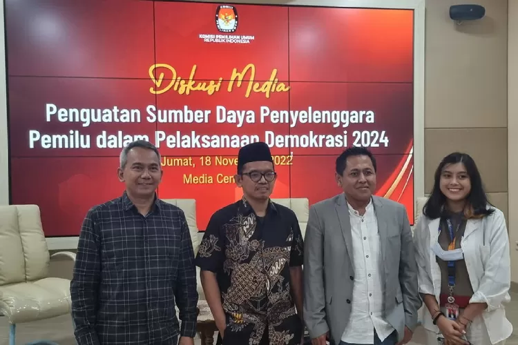 CEO ProMedia Teknologi Indonesia Agus Sulistriyono, paling kiri (Foto: KPU)