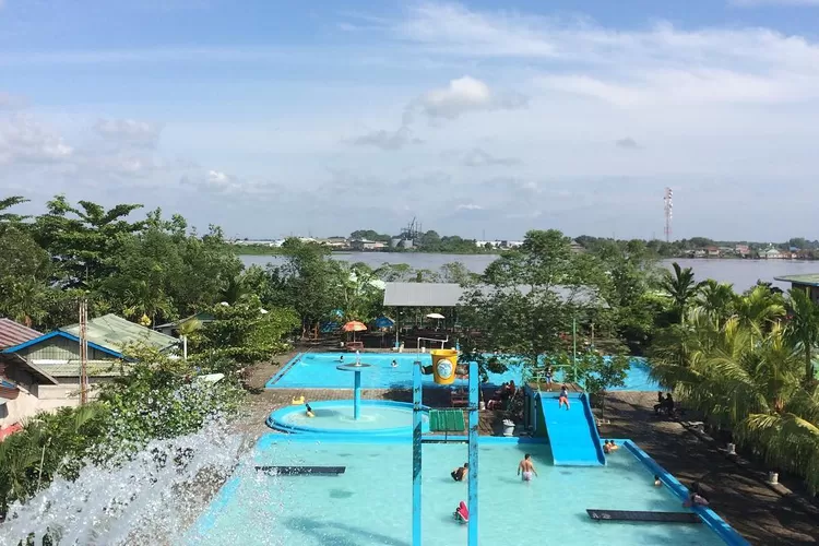 Water Park Muara Kapuas, destinasi wisata air terpopuler di Pontianak, Kalimantan Barat (Akun Instagram @muarakapuaspontianak)