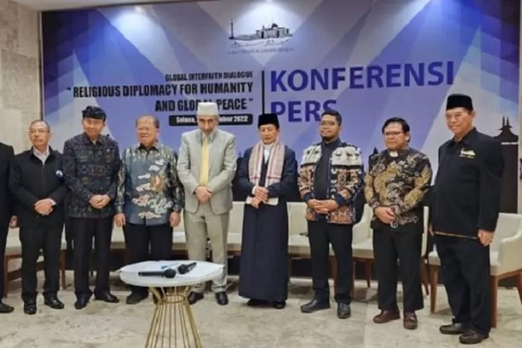 Sekretaris Dewan Pengarah Badan Pembinaan Ideologi Pancasila (BPIP) Mayor Jenderal TNI (Purn) Wisnu Bawa Tenaya menjadi pembicara pada kegiatan Global Interfaith Dialogue: Religions Diplomacy for Humanity and Global Peace, Selasa (22/11/2022). (republika.co.id)