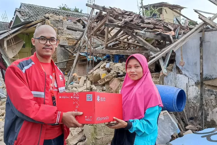 Bantuan kemanusiaan JD.ID untuk para korban terdampak gempa di Cianjur Jawa Barat. (Istimewa )