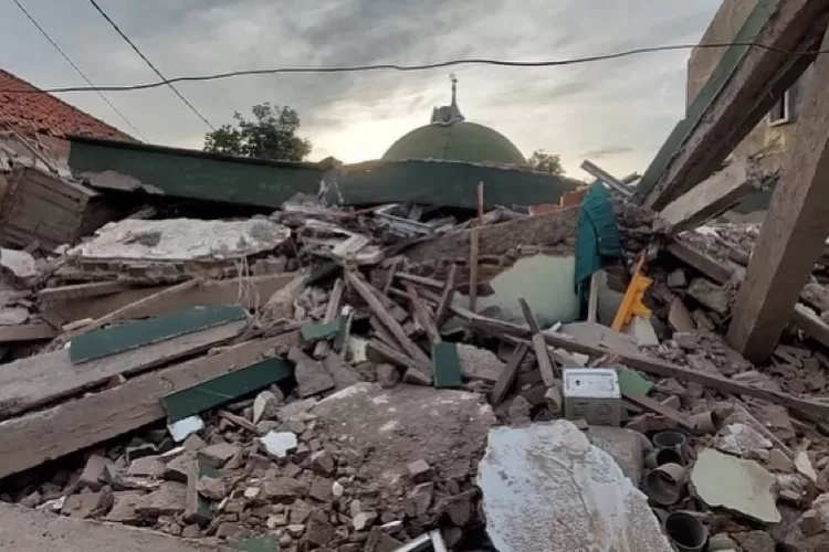 Gempa cianjur, PLN segera perbaiki salura  listrik korban yang terdampak (Instagram @asarhumanity)