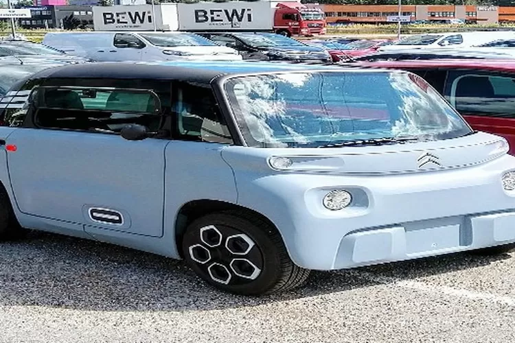 Review  'Citroen Ami' Mobil Listrik Stylish! (Instagram @survivors_of_finland)